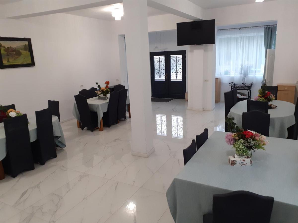 Salcia Ξενοδοχείο Tasnad Εξωτερικό φωτογραφία